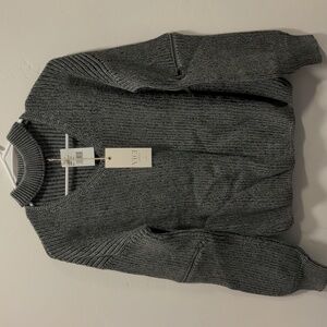 NWT Vici Gray Sweater with V-Neck Cutout and Zipper Details, size S
